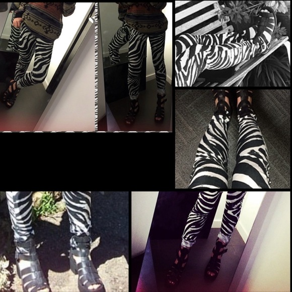 Platform-Block Heels Leather Strap Sandals by Steve Madden, Black, Size 6.5 - Picture 4 of 16